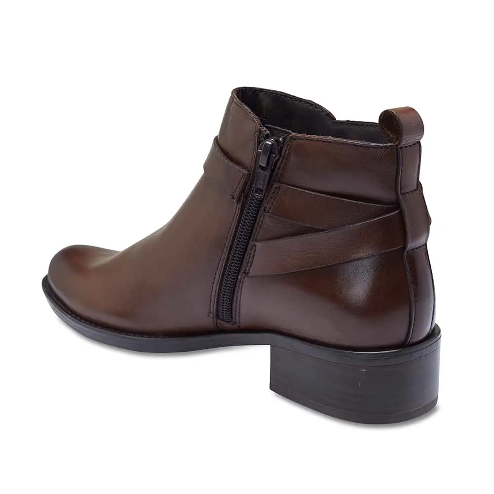 Alert Boot in Brown Leather