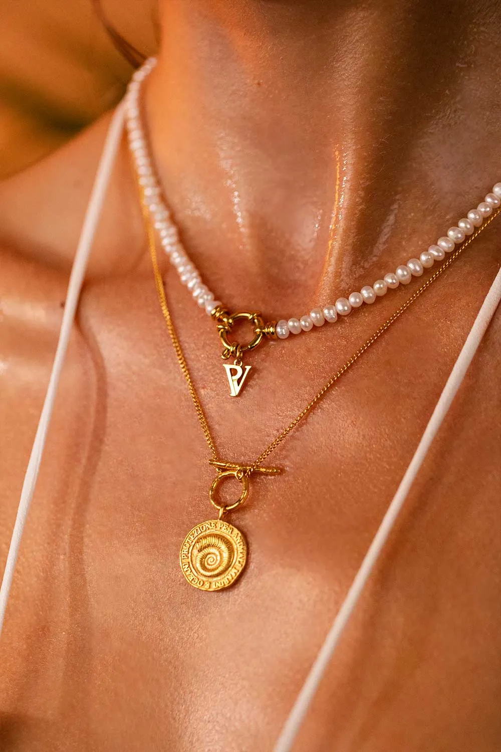 Allure Coin Necklace Gold