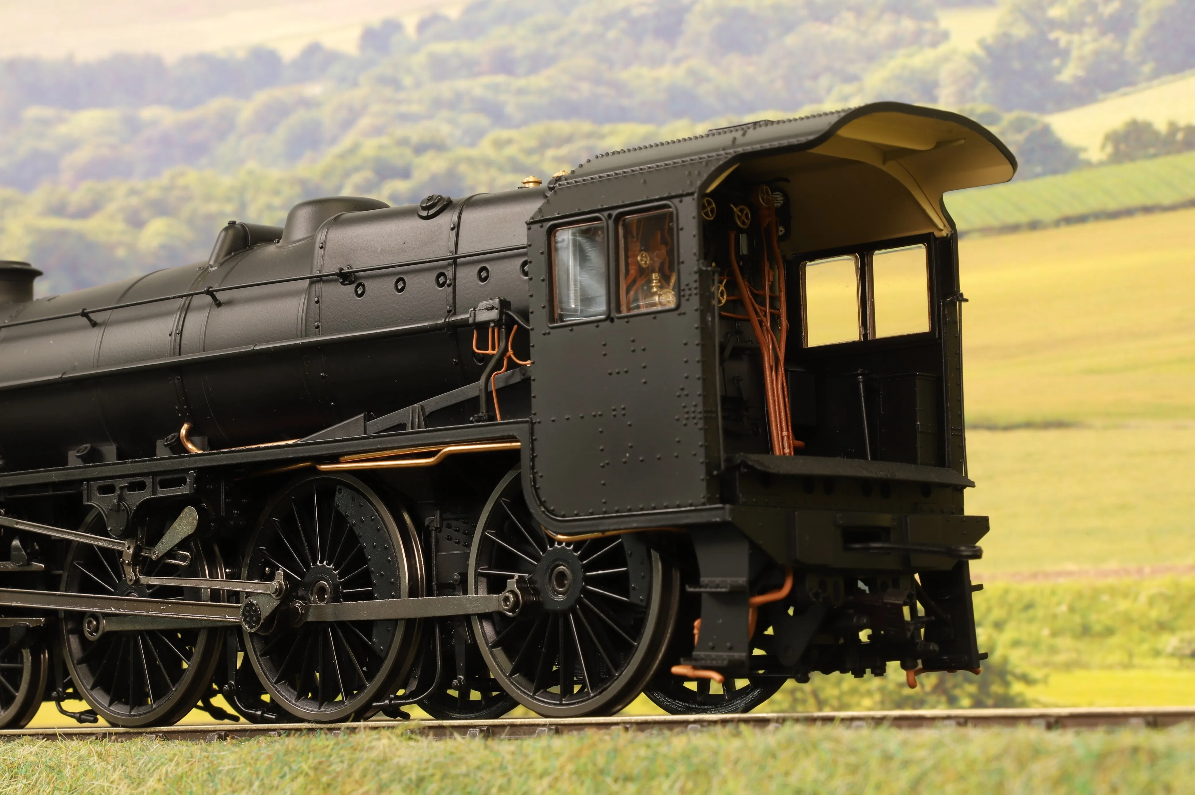 Ellis Clark Trains E1010US O Gauge Stanier Class 5 4-6-0 "Black 5", Plain Black, 'Un-numbered', Riveted Tender, DCC Sound