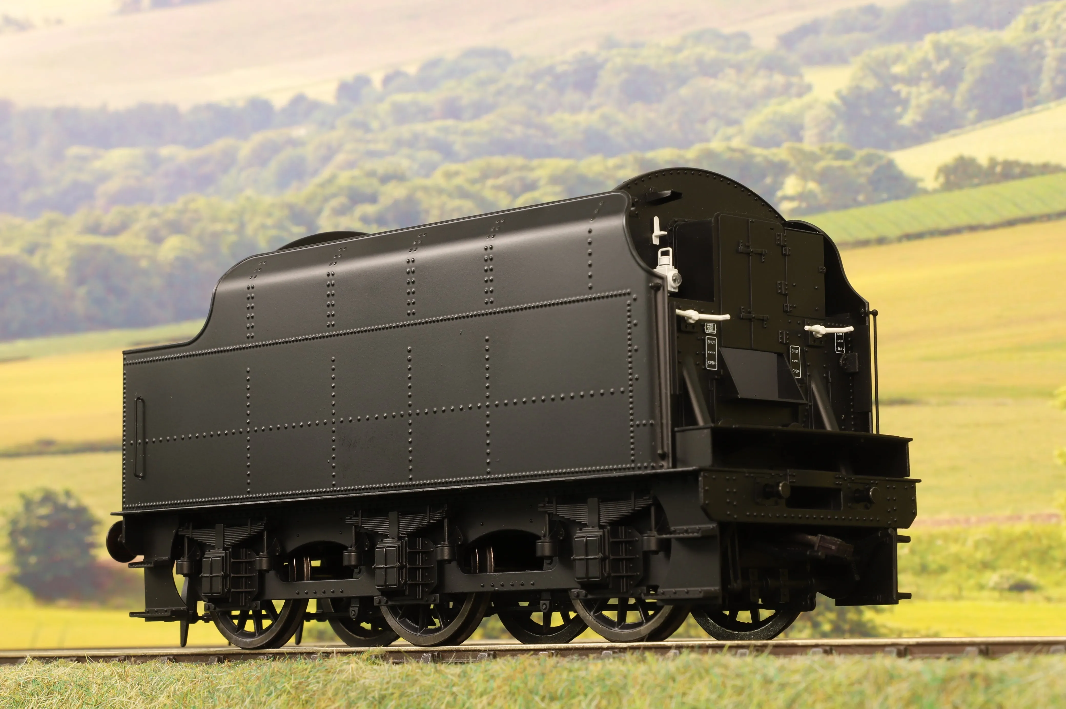 Ellis Clark Trains E1010US O Gauge Stanier Class 5 4-6-0 "Black 5", Plain Black, 'Un-numbered', Riveted Tender, DCC Sound