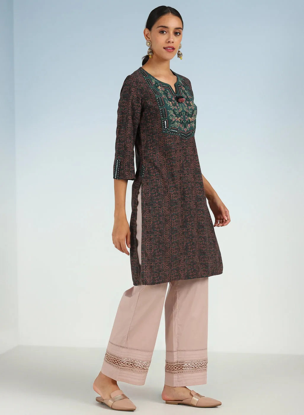 Green Round Neck Straight Fit kurti with Patch Work