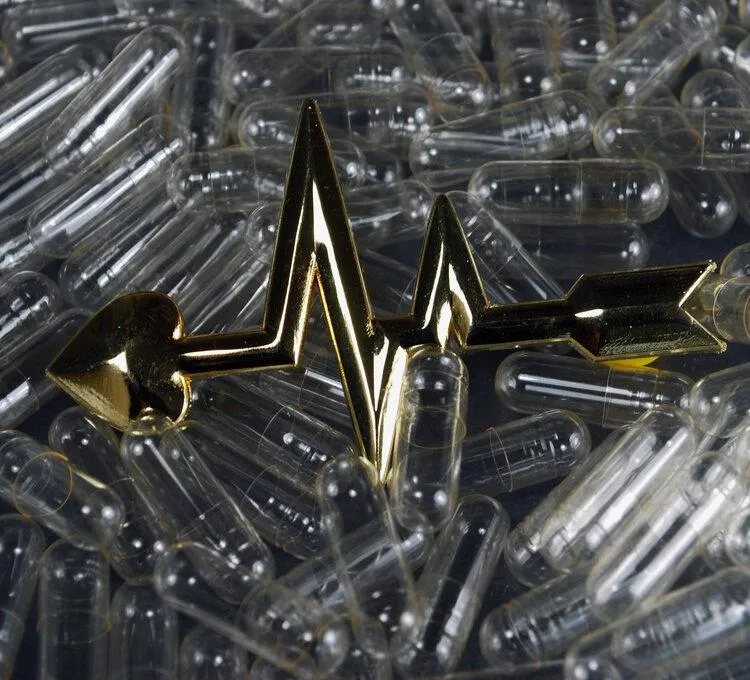 Heartbeat Arrow Pin