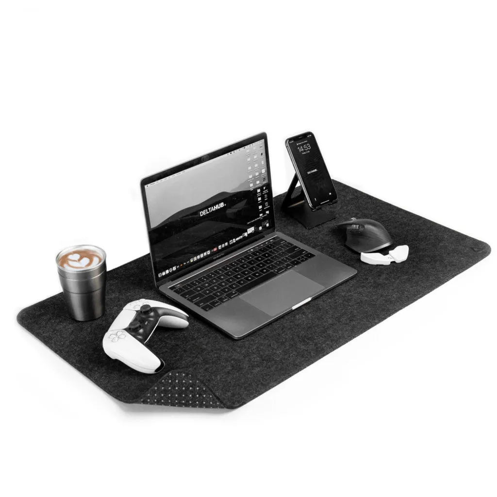 Minimalistic Desk Pad by DeltaHub